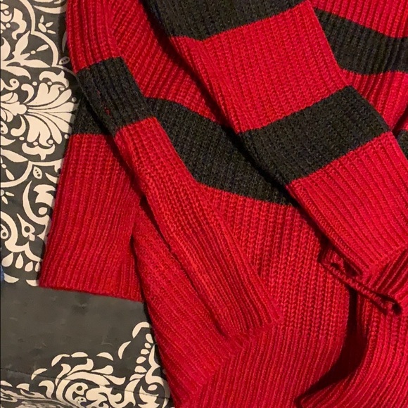 Never worn red and grey sweater - Picture 2 of 4